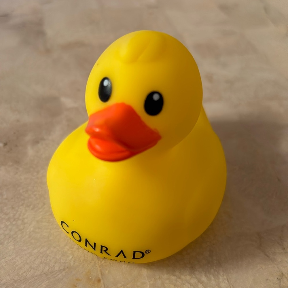 NEW Conrad Hong Kong Hotel Yellow Rubber Duck Toy